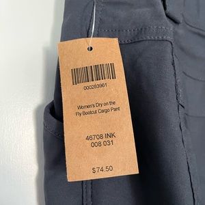 Duluth Trading Co, Women’s Dry on the Fly Bootcut Cargo pant, size 8 x 31, Navy